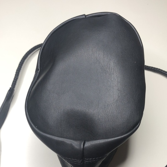 NWT URBAN OUTFITTERS VEGAN LEATHER BLACK LUCE DRAWSTRING SATCHEL BAG - Picture 8 of 9